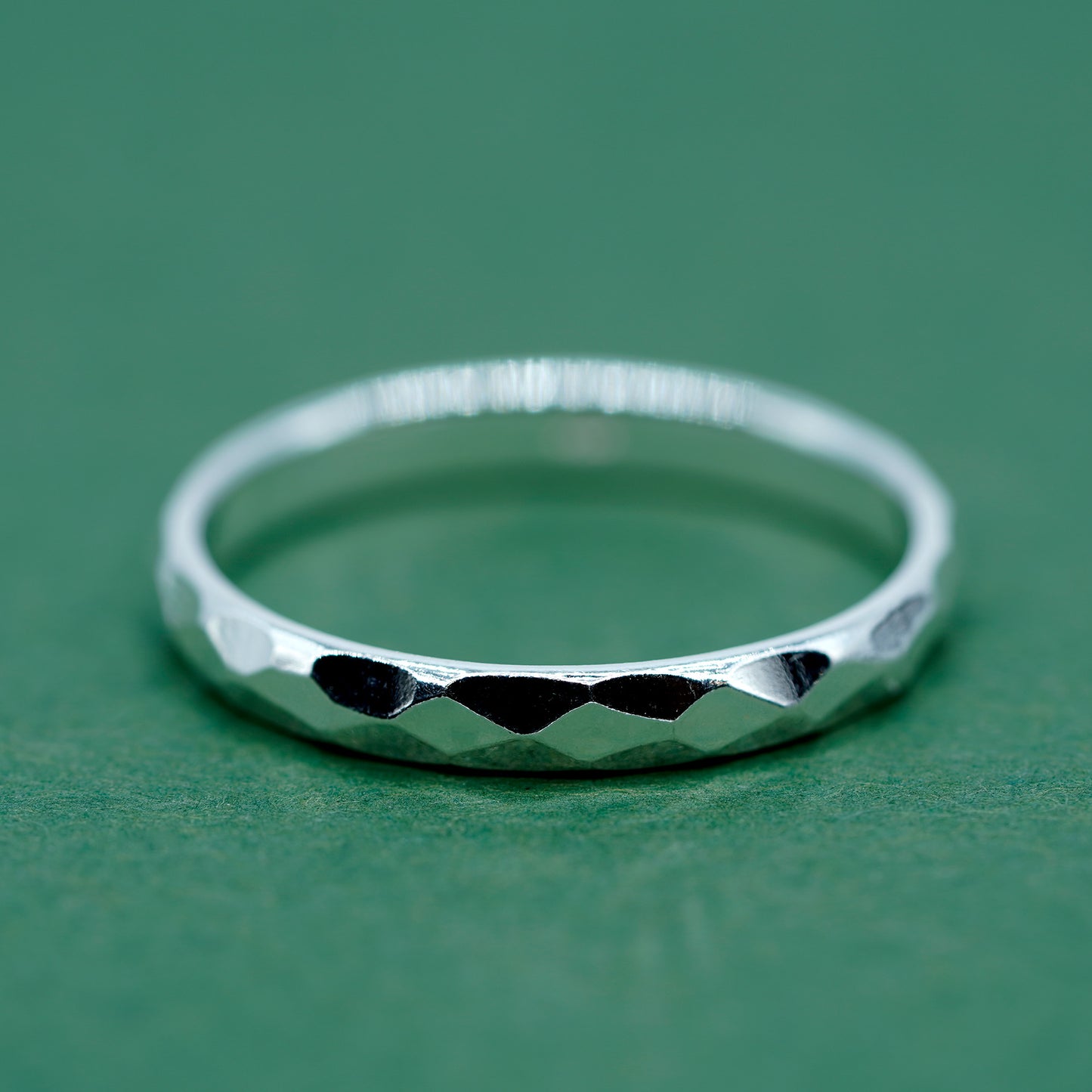 925 Sterling Silver 2.8mm Faceted Hammered Ring