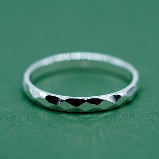 925 Sterling Silver 2.8mm Faceted Hammered Ring