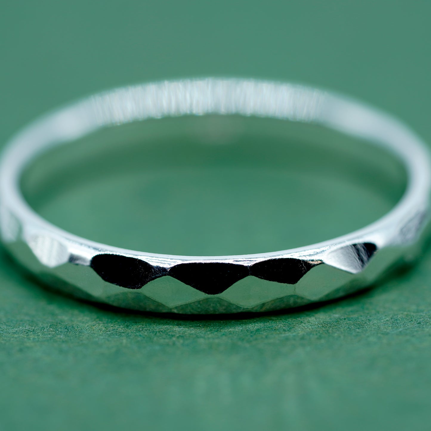 925 Sterling Silver 2.8mm Faceted Hammered Ring