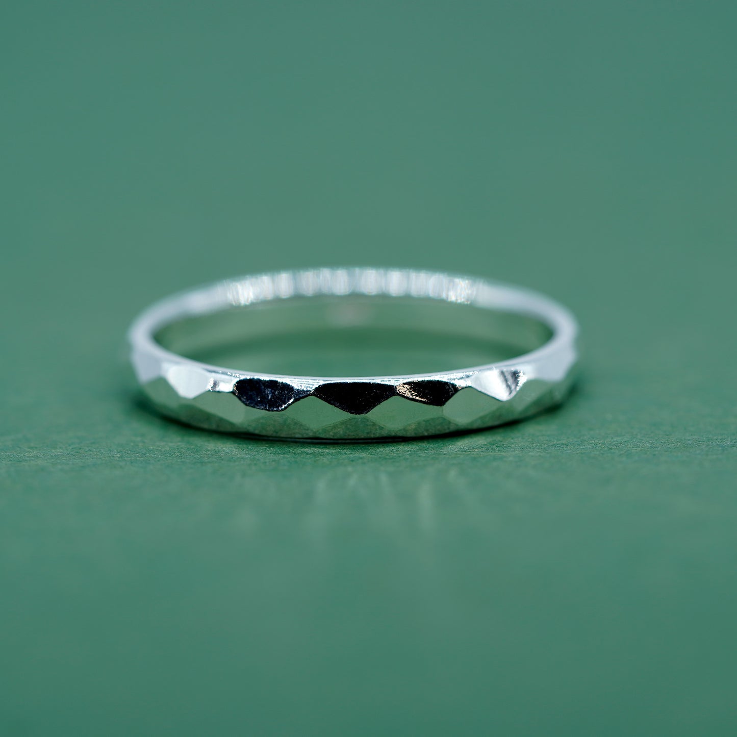 925 Sterling Silver 2.8mm Faceted Hammered Ring
