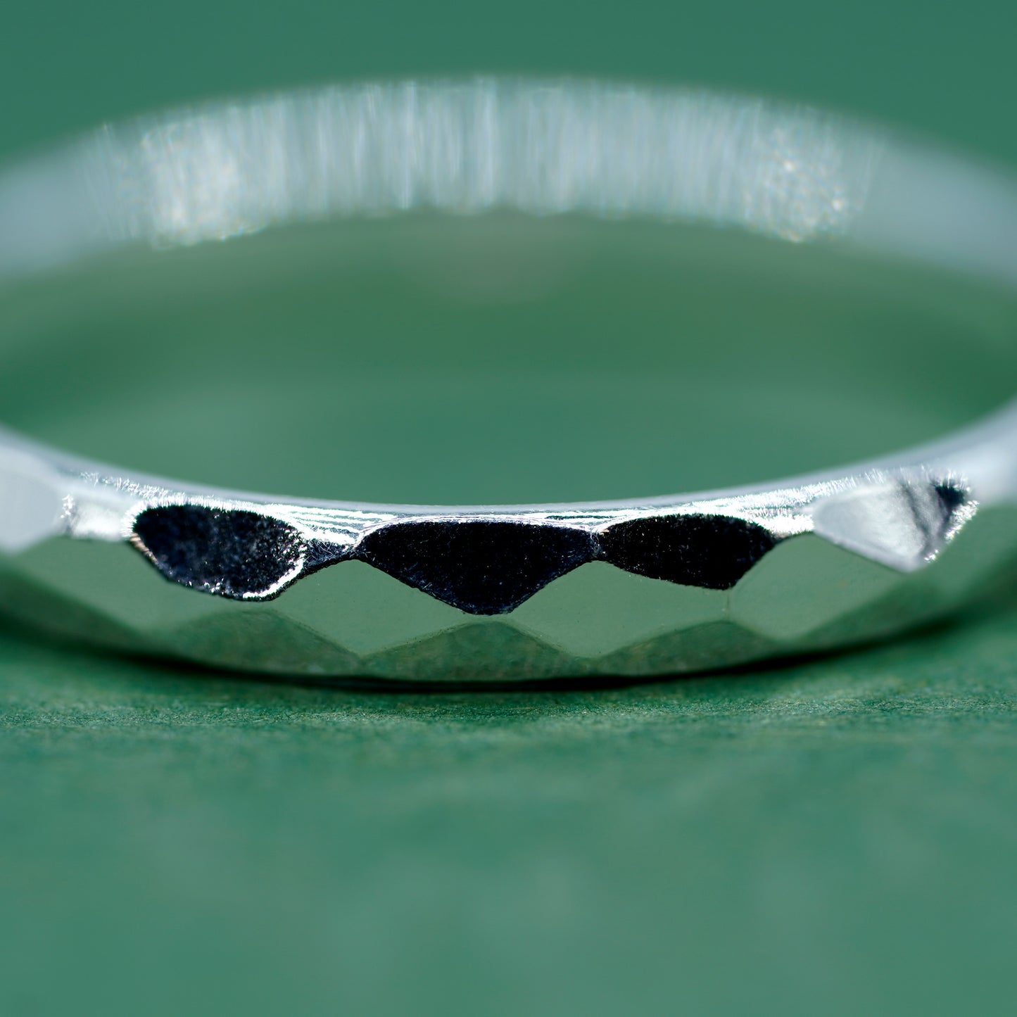 925 Sterling Silver 2.8mm Faceted Hammered Ring