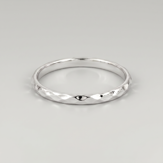 925 Sterling Silver 2.8mm Faceted Hammered Ring
